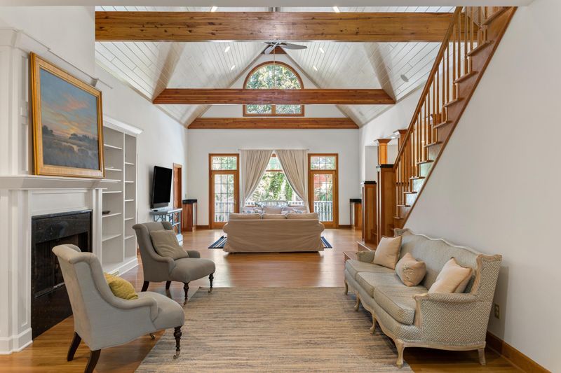 203 Forest Trl, Isle Of Palms, SC 29451