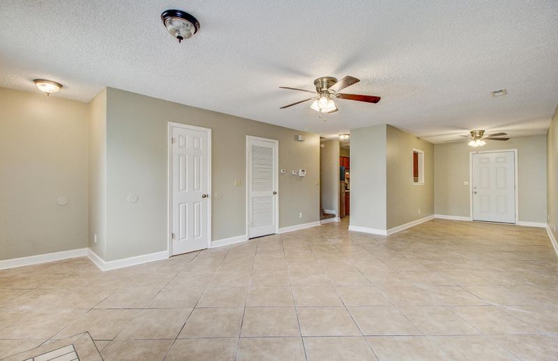 206 Pineshadow Dr, Goose Creek, SC 29445