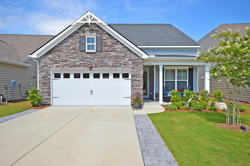 613 Beach Way, Summerville, SC 29486