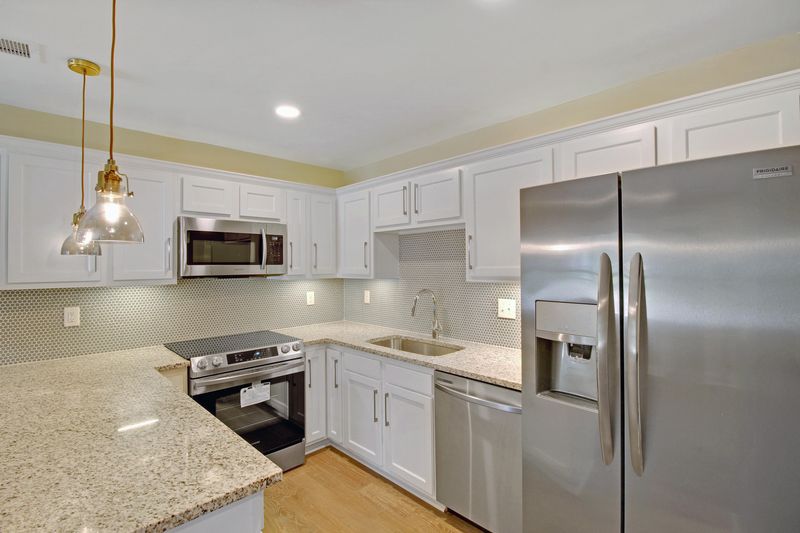 5026 Durant Ave, North Charleston, SC 29405