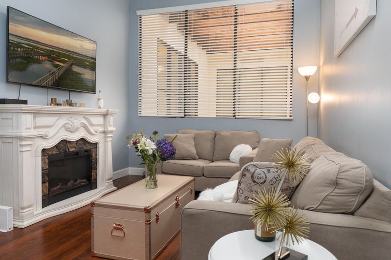 350 King St #306, Charleston, SC 29401