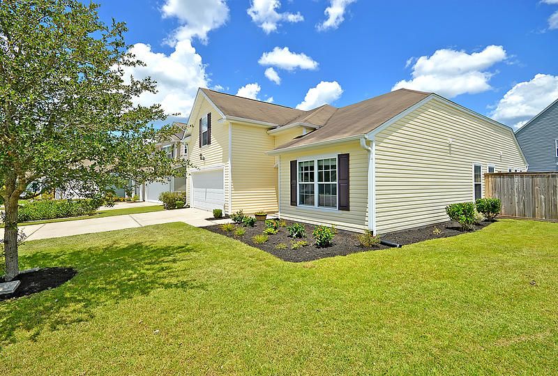300 Monteray Ct, Goose Creek, SC 29445