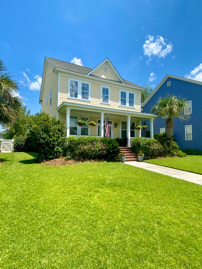 302 Amaryllis Ave, Summerville, SC 29483