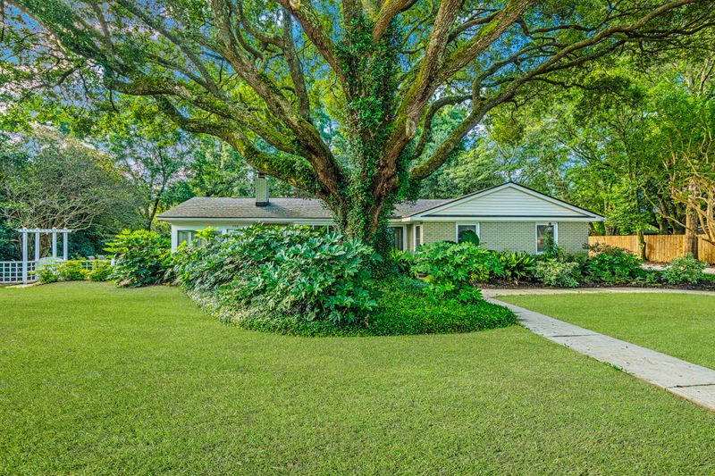 756 Fort Sumter Dr, Charleston, SC 29412