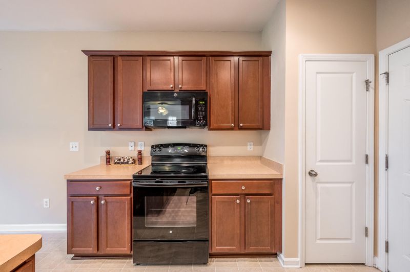 448 Rockville Rd, Moncks Corner, SC 29461