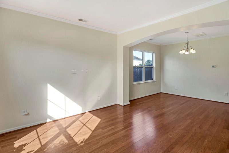 323 Mossy Wood Rd, Summerville, SC 29486
