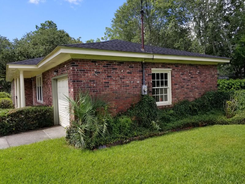 303 Betsy Rd, Charleston, SC 29407