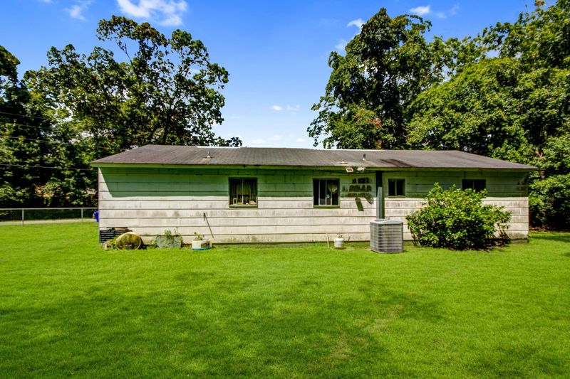 1729 Bozo Ln, Johns Island, SC 29455