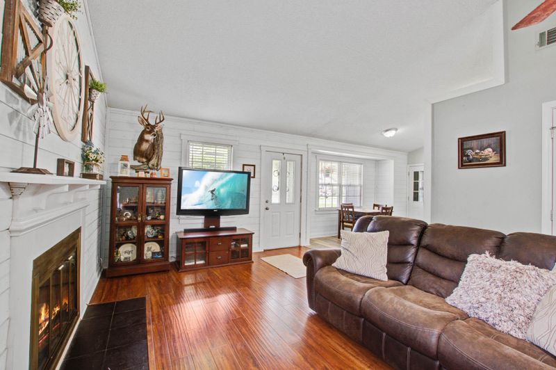 111 Manchester Rd, Summerville, SC 29486