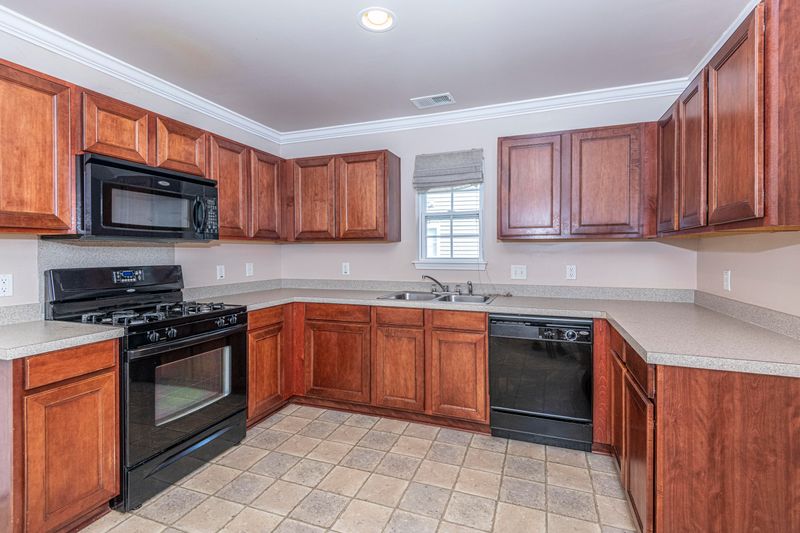 318 Breckingridge Dr, Ladson, SC 29456