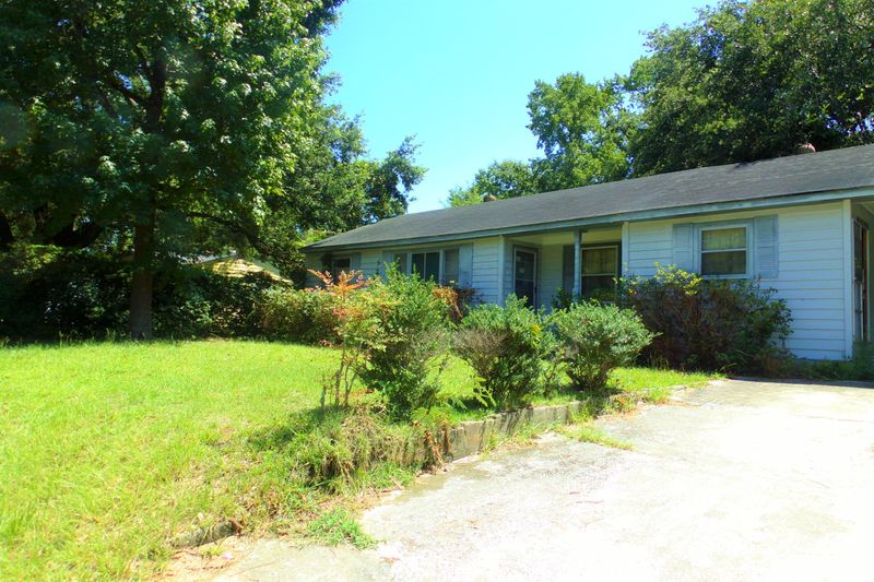 7646 Lady St, North Charleston, SC 29420
