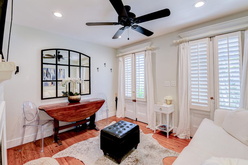 9 West St #4, Charleston, SC 29401