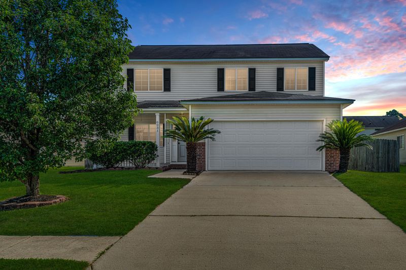 8031 Old London, North Charleston, SC 29406