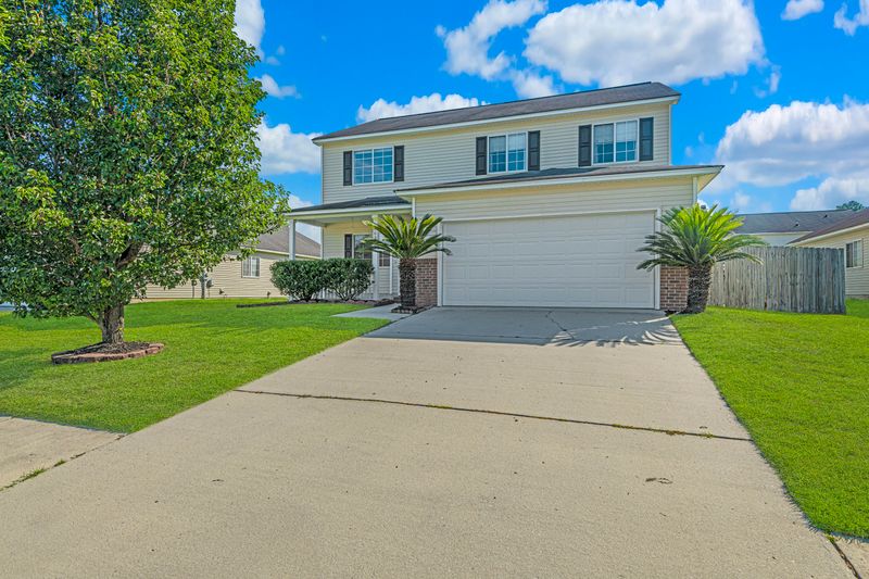 8031 Old London, North Charleston, SC 29406