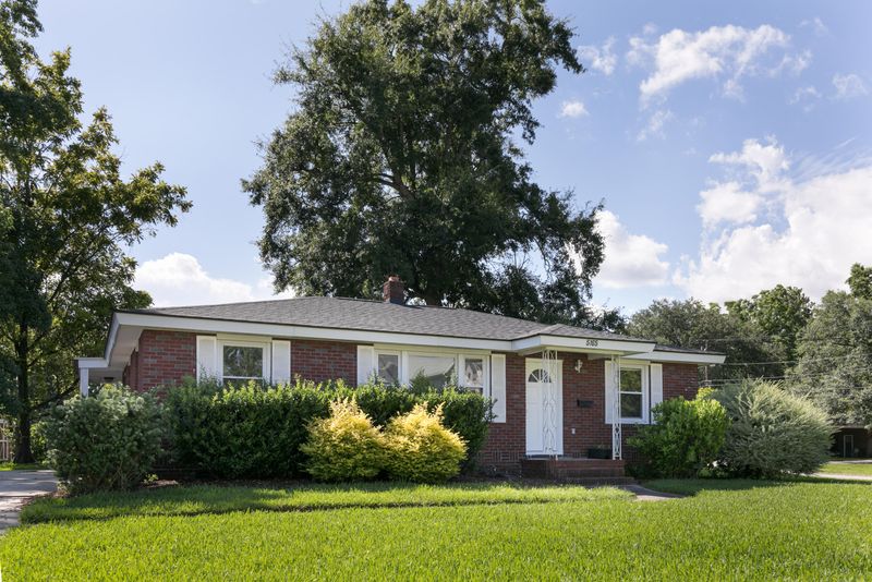 5165 W Dophin St, North Charleston, SC 29405
