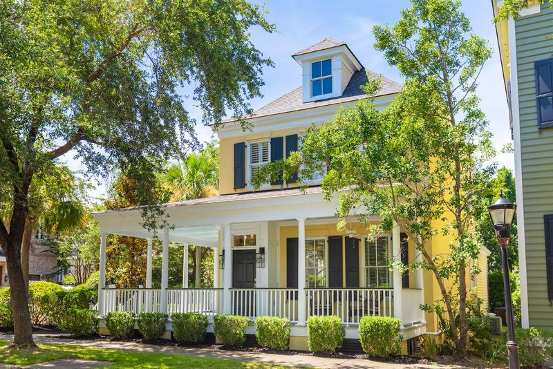 58 Sowell St, Mount Pleasant, SC 29464