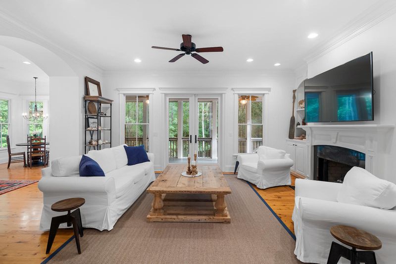 710 Bounty Square Dr, Charleston, SC 29492