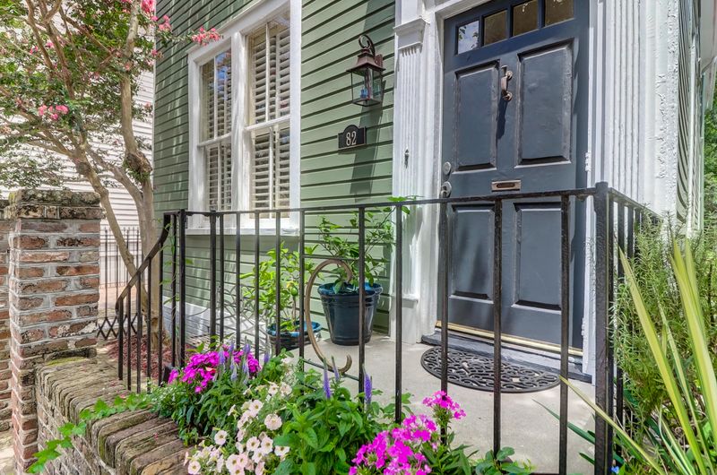 82 Tradd St, Charleston, SC 29401