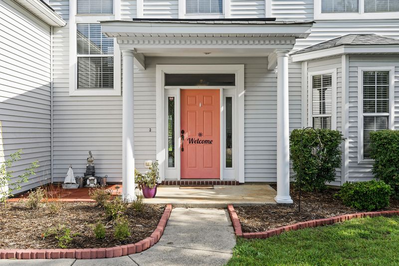 1458 Coopers Hawk Dr, Hanahan, SC 29410