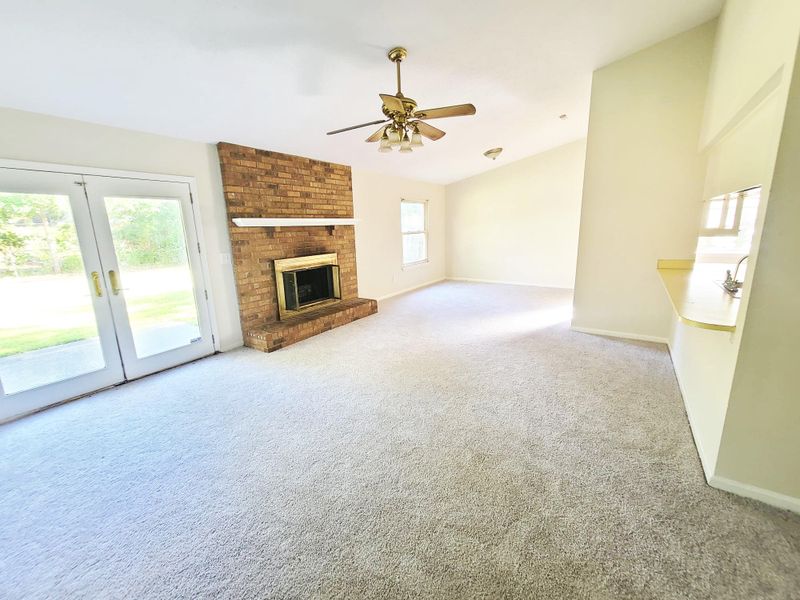 102 Foxfire Ct, Summerville, SC 29486
