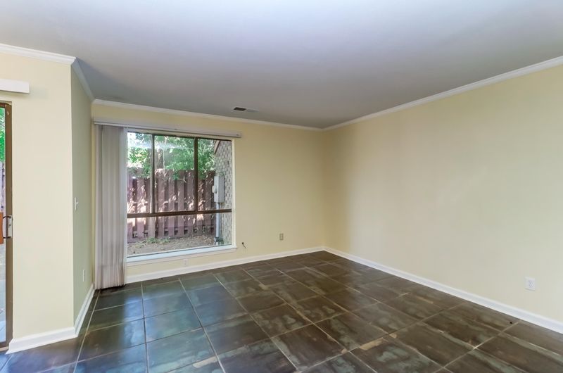 4340 Great Oak Dr, North Charleston, SC 29418