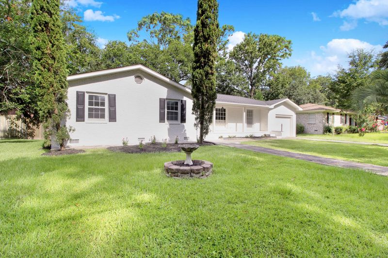 1927 Campion Hall Rd, Charleston, SC 29407
