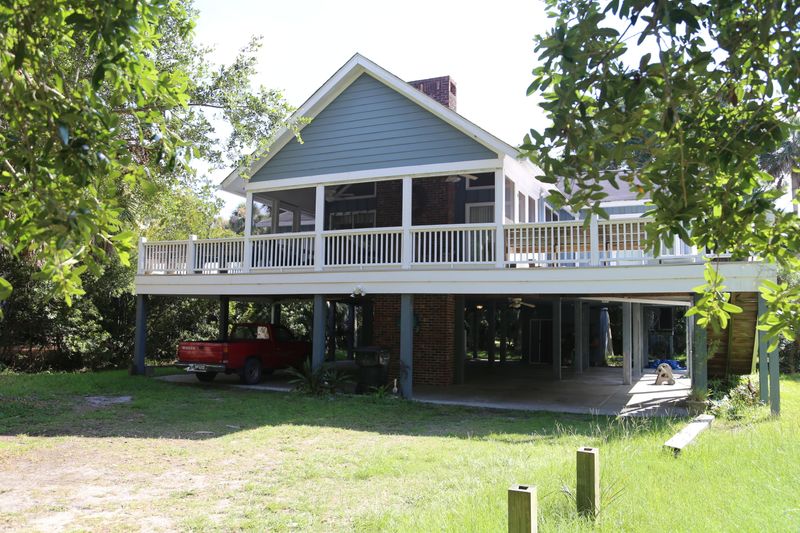 1220 Nancy St, Edisto Island, SC 29438