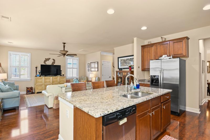 1624 Wrecklers Race Ln, Charleston, SC 29414