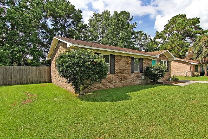 147 Pawley Dr, Summerville, SC 29483