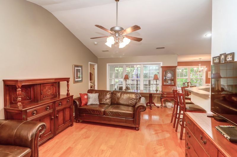 1568 Wellesley Cir, Mount Pleasant, SC 29466