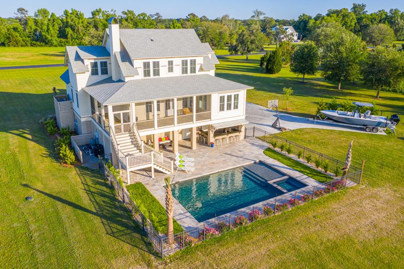 2830 Anchor Watch Dr, Wadmalaw Island, SC 29487