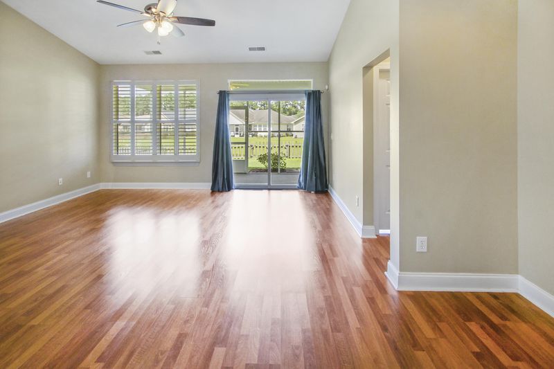 4952 Franconia Dr, Summerville, SC 29485