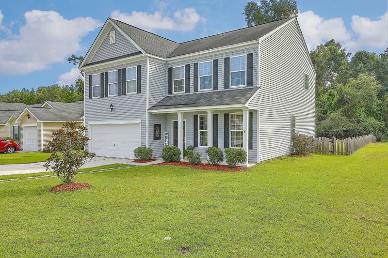 517 English Oak Cir, Moncks Corner, SC 29461