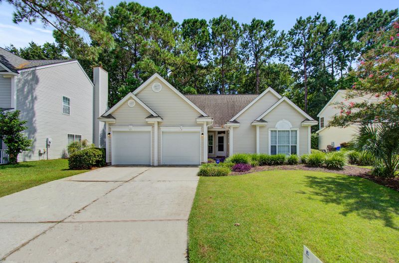 555 Tea House Ln, Mount Pleasant, SC 29464