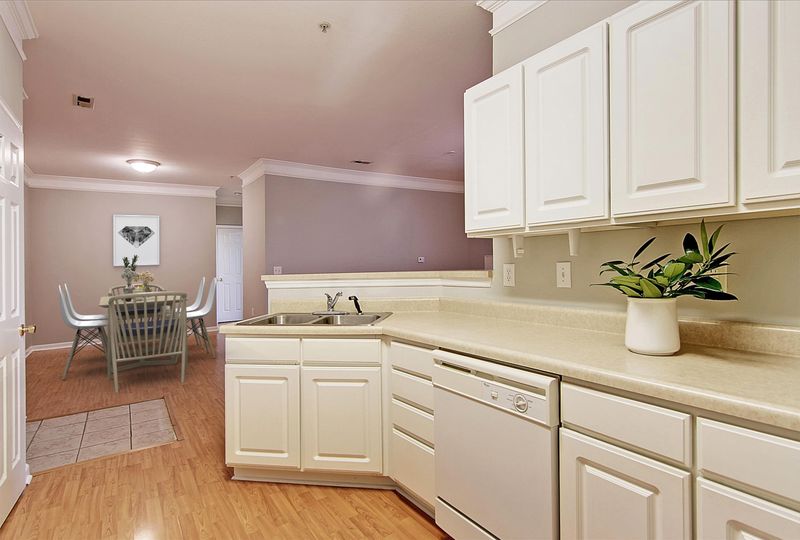1445 Cambridge Lakes Dr, Mount Pleasant, SC 29464