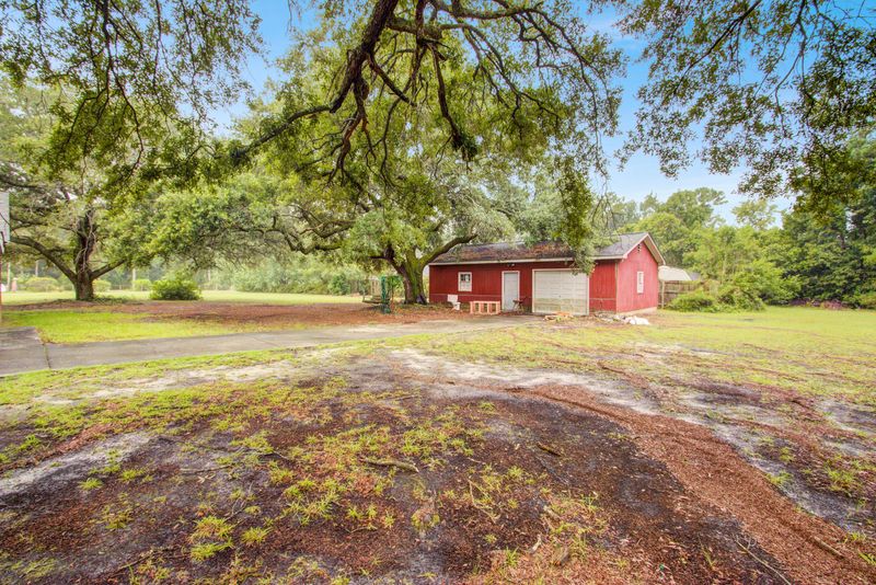 110 Easy Dr, Goose Creek, SC 29445