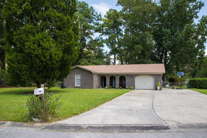8216 Bordeaux Ct, North Charleston, SC 29406