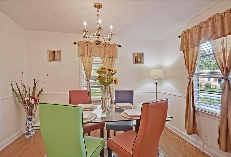 301 Amy Dr, Goose Creek, SC 29445
