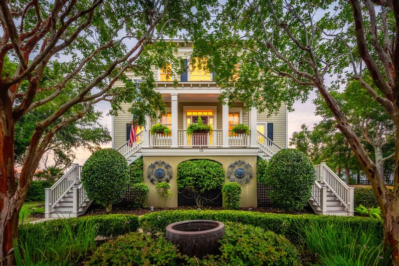 15 Seagrass Ln, Isle Of Palms, SC 29451