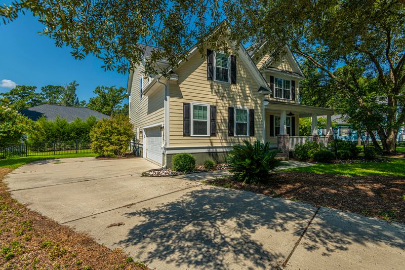 1004 Randy Kinard Ln, Hanahan, SC 29410