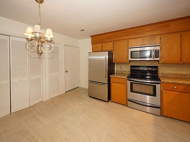 1050 Marsh Ct Ln, Mount Pleasant, SC 29464