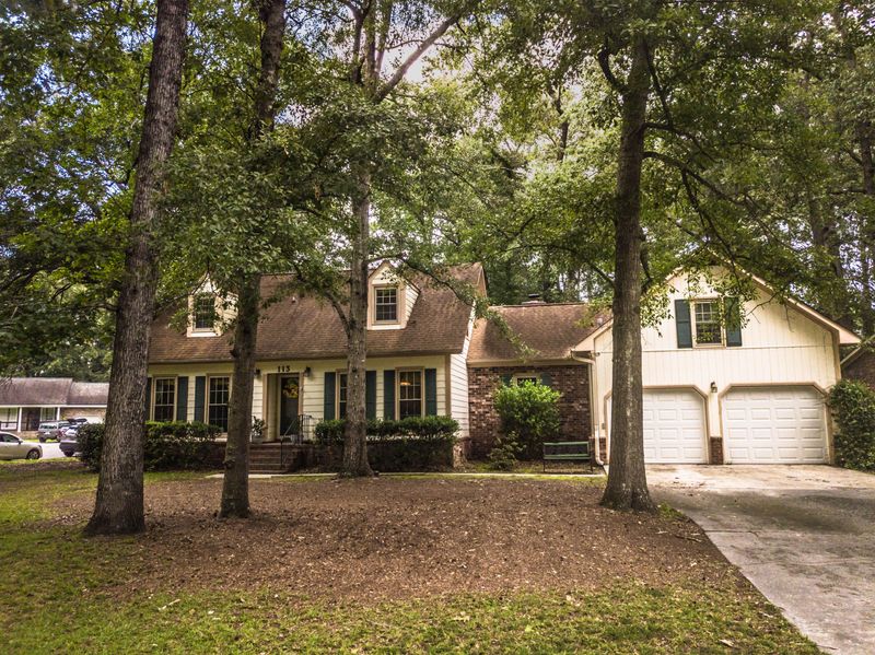 113 Stratford Dr, Summerville, SC 29485