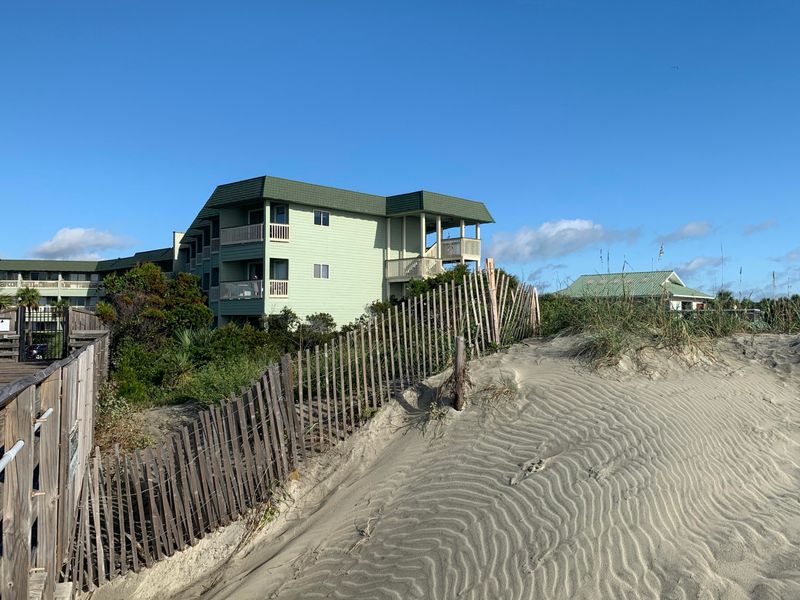 1300 Ocean Blvd #313, Isle Of Palms, SC 29451