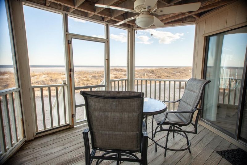 104 Port O Call #B, Isle Of Palms, SC 29451