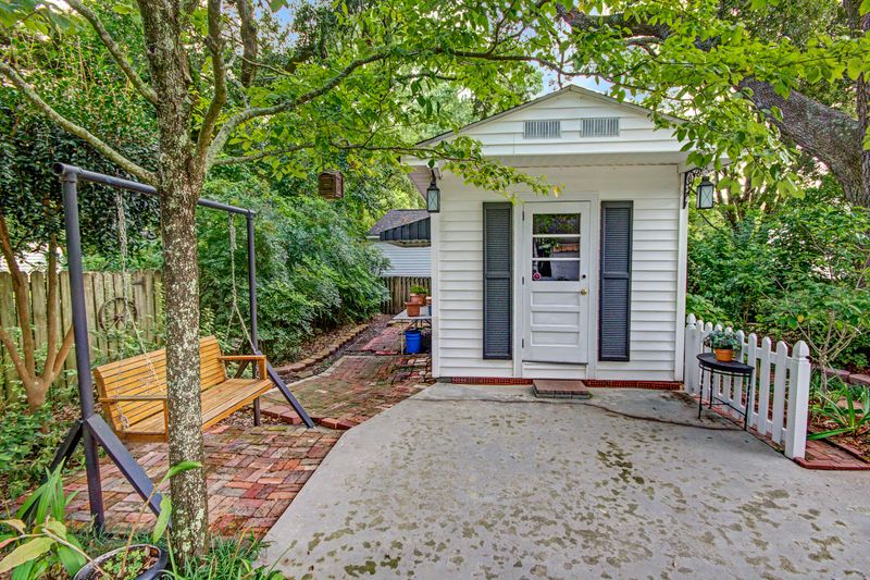 11 Peeks Pike, Charleston, SC 29407