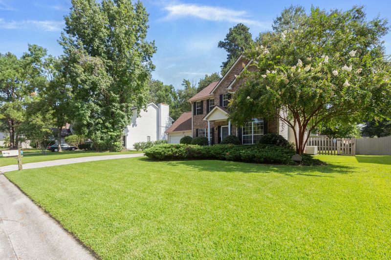 5432 Roxbury Dr, North Charleston, SC 29418