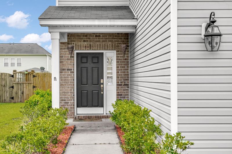 521 Crossland Dr, Moncks Corner, SC 29461