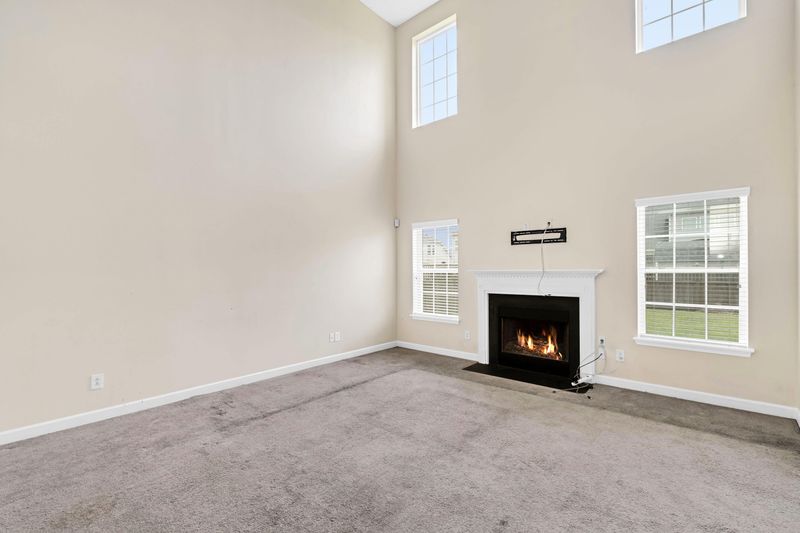 521 Crossland Dr, Moncks Corner, SC 29461
