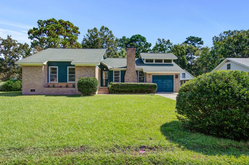 8176 Wainwright Rd, North Charleston, SC 29406