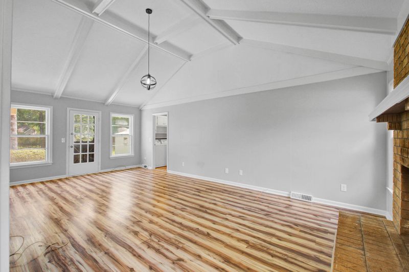 8176 Wainwright Rd, North Charleston, SC 29406